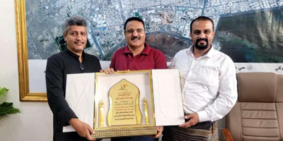 مدير عام المنصورة يتسلم درع شكر وتقدير من إدارة "البيرق مول" 