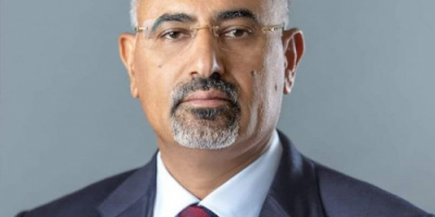الرئيس الزُبيدي يُعزَّي في وفاة الشيخ المناضل سالم باهرمز