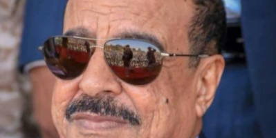 اللواء بن بريك يُعزّي عضو الجمعية الوطنية علي حسن بوفاة والدته