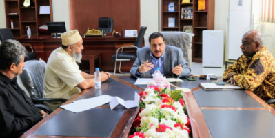 اللواء الشعيبي يحث على توحيد زي حراسة شركات الصرافة ومنعهم من التجول بالسلاح المرخص