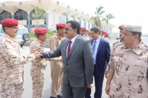 وزير الدفاع يعود إلى العاصمة عدن بعد زيارته الرسمية إلى تركيا
