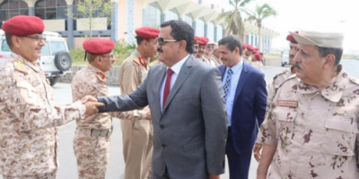 وزير الدفاع يعود إلى العاصمة عدن بعد زيارته الرسمية إلى تركيا
