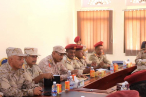 اللواء التميمي يعقد اجتماع للقيادات العسكرية والأمنية بقيادة المنطقة العسكرية الثانية 