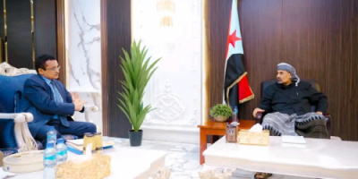 الرئيس الزُبيدي يؤكد دعمه للجهود الهادفة لإيجاد حل دائم لمشكلة النزوح