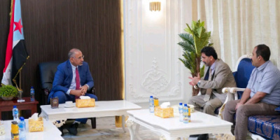 الرئيس الزُبيدي يطلع على الجهود التي تبذلها شركة الغاز للحفاظ على استقرار السوق المحلية