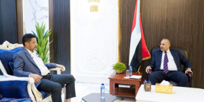 الرئيس الزُبيدي يطّلع على خطط وبرامج قيادة انتقالي أبين لتطبيع الحياة بالمنطقة الوسطى