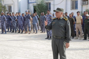 العميد المنهالي يشيد بجهود قوات الأمن والشرطة لحفظ الأمن بساحل حضرموت 