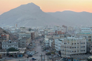 عاجل.. تزايد حالات الاغماء جراء انقطاع الكهرباء لساعات طويلة بالمكلا 