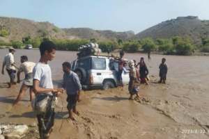 مؤثر...رحلة معاناة تدمي القلب لأبناء كرش لحج 