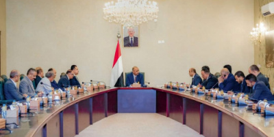 الرئيس الزُبيدي يرأس اجتماعا للجنة العُليا للإيرادات السيادية والمحلية