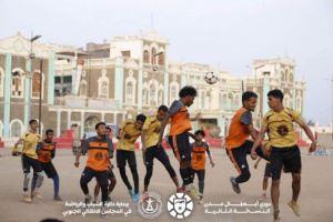 برعاية الانتقالي..الساحل يضرب موعداً مع القادسية في نهائي دوري أبطال عدن للفرق الشعبية