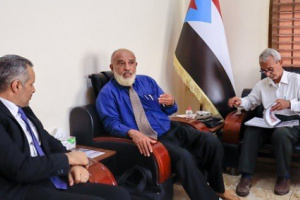 اليافعي يستقبل وفد الجمعية الوطنية للبحث العلمي