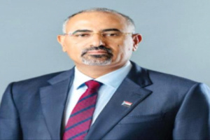 الرئيس الزُبيدي يعزَّي قائد اللواء العاشر صاعقة بوفاة والدته
