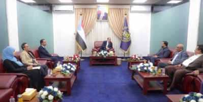 اللواء بن بريك يلتقي وزير الأشغال العامة والطرق في العاصمة عدن