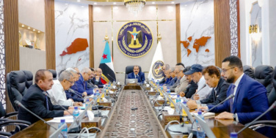  رئاسة الانتقالي تطالب مجلس القيادة بوقف التجاوزات في منح الدرجات الوظيفية العليا
