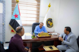 نائب رئيس المجلس الانتقالي الجنوبي يطلع على أبرز أنشطة عمل وزارة الشباب والرياضة