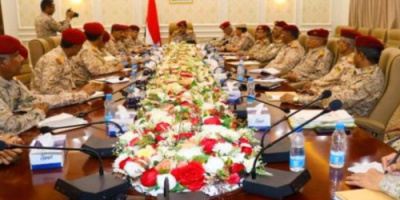 الوزير الداعري يعقد اجتماعاً برؤساء هيئات ومدراء دوائر وزارة الدفاع 