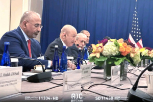 عاجل: الرئيس الزُبيدي يلتقي وزير الخارجية الأمريكي ويثمن إنقاذ صافر