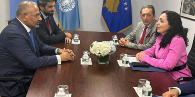الرئيس القائد عيدروس الزُبيدي يعقد جلسة مباحثات مع رئيسة جمهورية كوسوفو