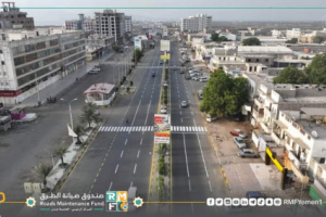 الانتهاء من اعمال طلاء مشروع طريق "كالتكس _ الغزل والنسيج " في عدن 