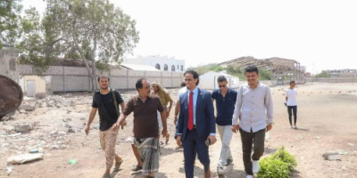 السقاف يتفقد المنشآت الرياضية في مديرية خور مكسر بالعاصمة عدن