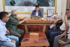 مدير عام المنصورة يناقش الترتيبات لتنفيذ حملة نظافة بالمديرية