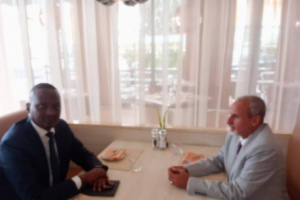 الوكيل الشبحي يلتقي وزير الصحة الرواندي بيوتيرا في العاصمة كيجالي 