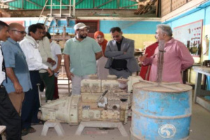 وكيل العاصمة عدن يتفقد أوضاع المعهد التقني البحري بجزيرة العمال بحور مكسر