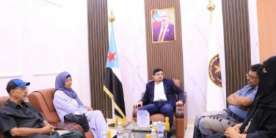 رئيس انتقالي المهرة يلتقي الدكتورة نعمة صالح رئيسة قسم الأمراض بمستشفى الجمهورية