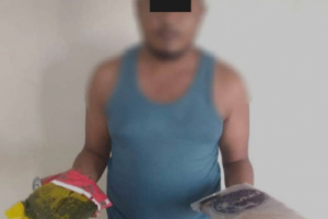 الحزام الأمني يضبط أحد مروجي المخدرات يحمل الجنسية الصومالية