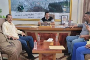 مدير عام المنصورة يبحث رفد مدارس المديرية بالأثاث والتجهيزات المدرسية