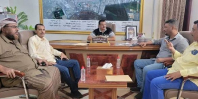 مدير عام المنصورة يبحث رفد مدارس المديرية بالأثاث والتجهيزات المدرسية