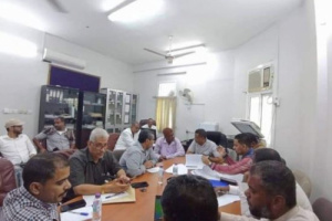 اجتماع طارئ في ساحل حضرموت لتدارس استعدادات مؤسسة المياه للتعامل مع إعصار 'تيج