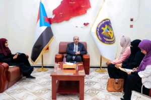 الكثيري يطّلع على نشاط مؤسسة لأجلك يا عدن ويشيد بجهودها