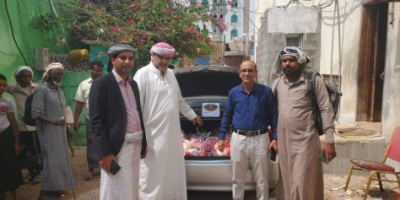 لليوم الثالث على التوالي.. إغاثية انتقالي المهرة تواصل تُقديم المساعدات جراء إعصار تيج
