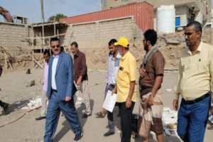 بتوجيهات الرئيس الزليدي ورعاية محافظ العاصمة عدن.. مأمور المنصورة يدشن بناء روضة للأطفال في كابوتا