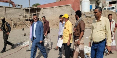 بتوجيهات الرئيس الزليدي ورعاية محافظ العاصمة عدن.. مأمور المنصورة يدشن بناء روضة للأطفال في كابوتا