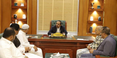 محافظ حضرموت يناقش سُبل الدفع بالاستثمار وتحسين قطاع الكهرباء