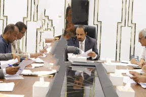 محافظ حضرموت يرأس اجتماعًا لمجلس إدارة صندوق النظافة والتحسين بالساحل