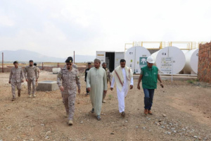 المحافظ الثقلي واللواء البقمي يتفقدان عدد من المشاريع التي نفذها البرنامج السعودي لتنمية وأعمار اليمن 
