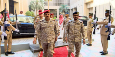 وزير الدفاع يزور قيادة القوات المشتركة في الرياض 