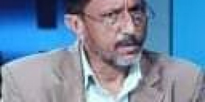 رئيس انتقالي ابين يؤدي واجب العزاء لمدير الادارة التنظيمية بانتقالي المحافظة عبدالله برهوت بوفاة اخيه