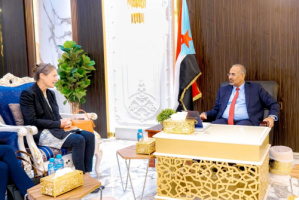 الرئيس الزُبيدي يستعرض مع السفيرة الهولندية مستجدات جهود إحلال السلام في بلادنا