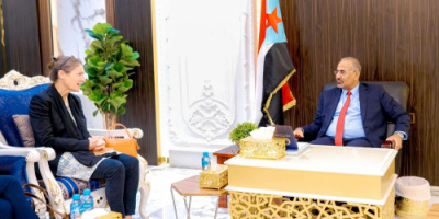 الرئيس الزُبيدي يستعرض مع السفيرة الهولندية مستجدات جهود إحلال السلام في بلادنا