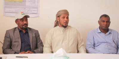 محافظ سقطرى يدشن دورة تدريبية للعاملين الصحيين في مجال الرعاية التكاملية لصحة الطفل 