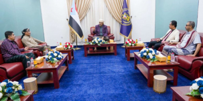 الرئيس الزُبيدي يطّلع على سير عمل الهيئات التنفيذية للمجلس الانتقالي بمحافظة حضرموت