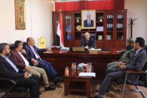 وزير الصناعة والتجارة يبحث مع قائد قوات الحزام الأمني تنظيم الإجراءات الأمنية لتسهيل انسياب السلع التجارية