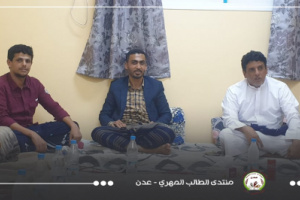 الشيخ راجح باكريت يزور طلاب المهرة في العاصمة عدن
