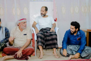 رئيس إنتقالي غيل باوزير يطمئن على صحة المناضل/ خالد عبيد السكوتي ويشيد بدوره النضالي