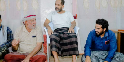 رئيس إنتقالي غيل باوزير يطمئن على صحة المناضل/ خالد عبيد السكوتي ويشيد بدوره النضالي